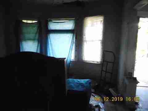 4117 Van Dyke (10)_m.jpg